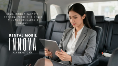Profesional wanita bekerja menggunakan tablet di kursi belakang Innova Zenix sewa Jakarta oleh Ria Rent Car
